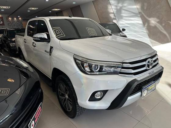 TOYOTA HILUX 2.8 SRX 4X4 CD 16V DIESEL 4P AUTOMÁTICO